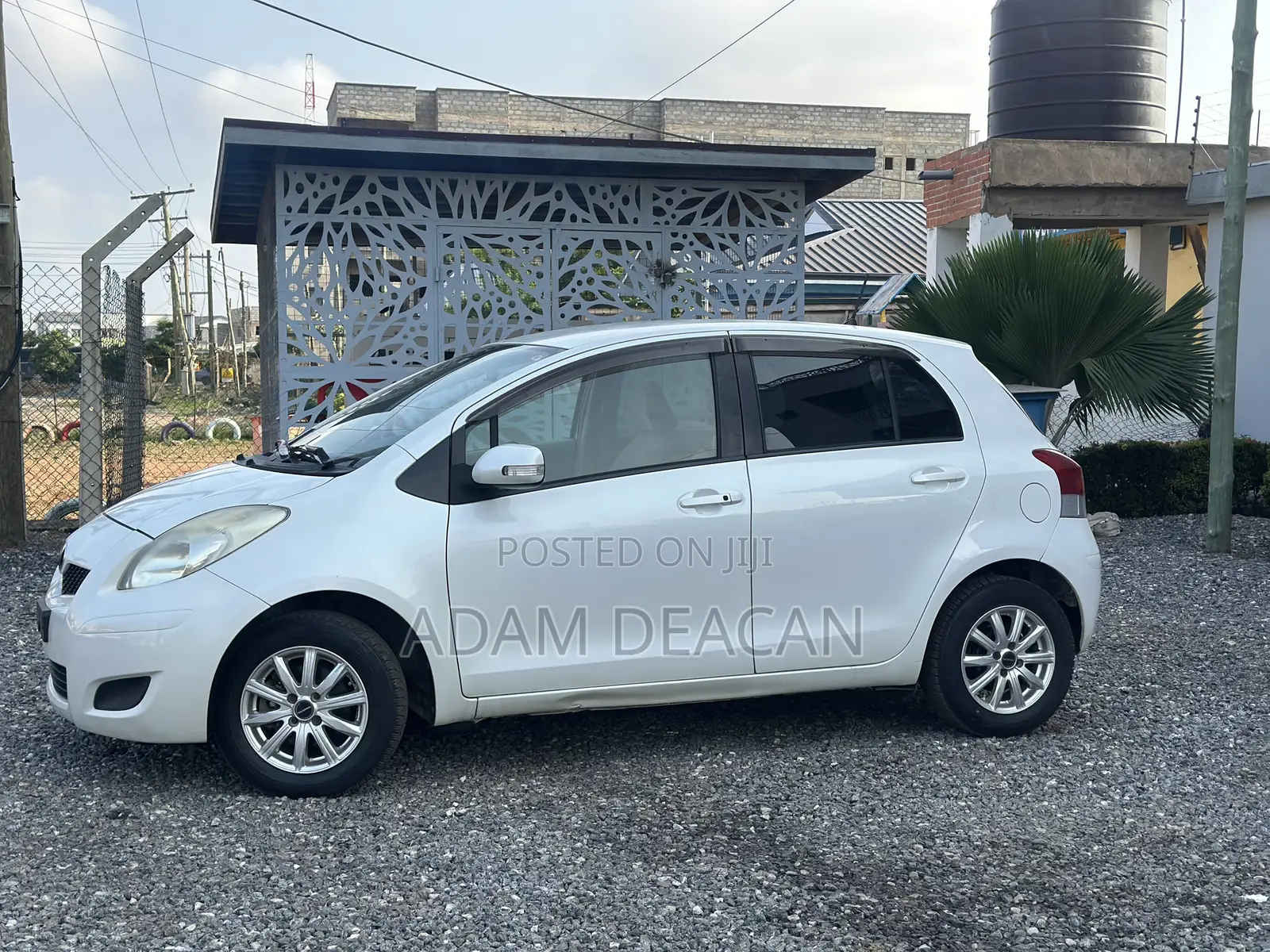 Toyota Vitz 2010 White