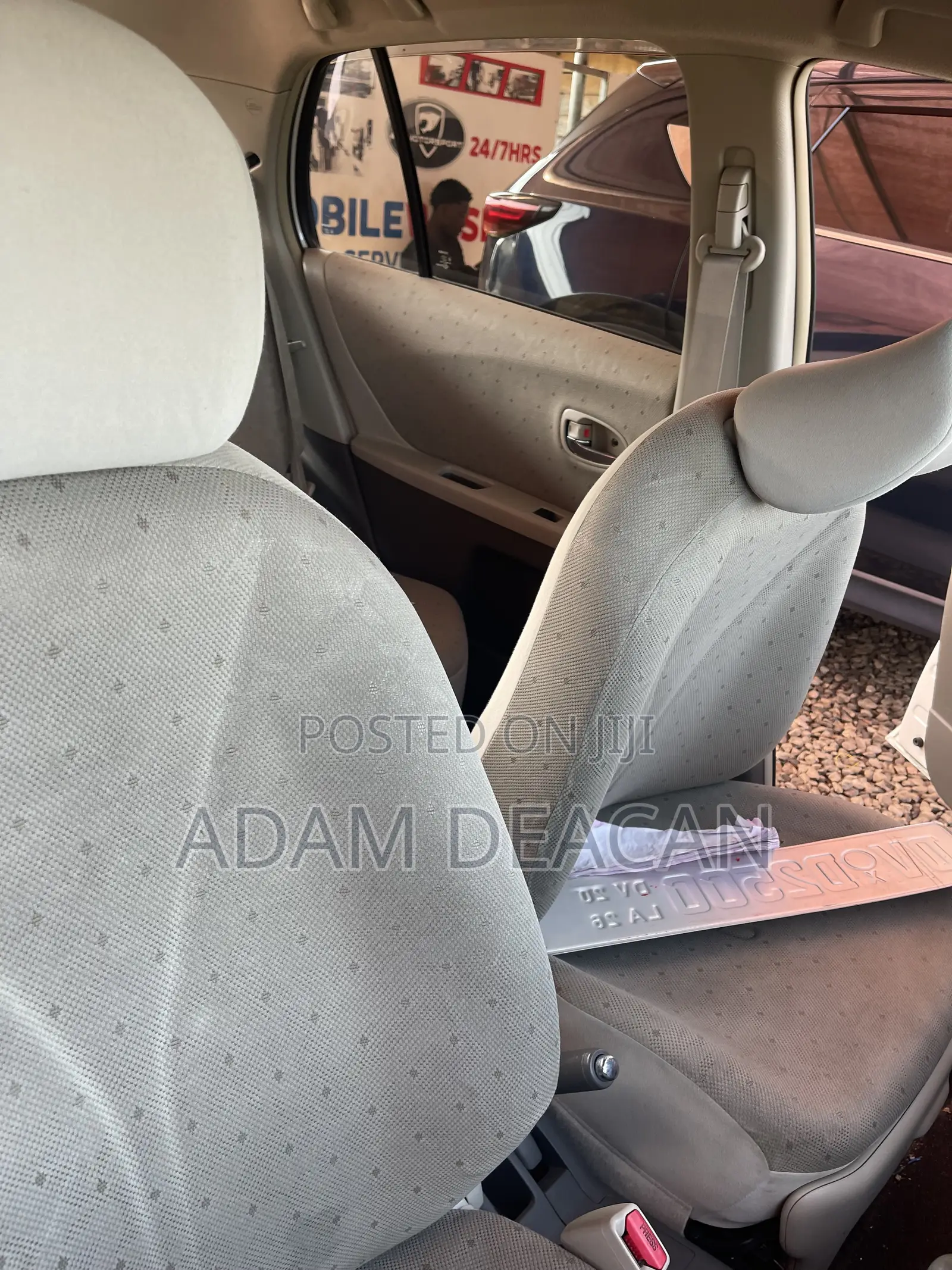 Toyota Vitz 2010 White