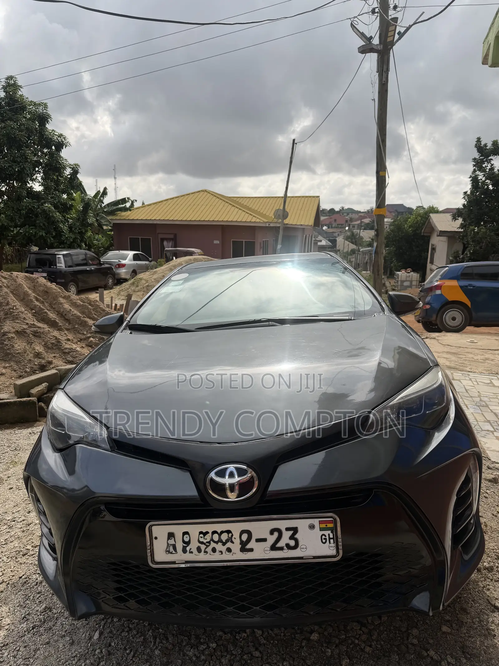 Toyota Corolla LE 4dr Sedan (1.8L 4cyl CVT) 2014 Gray