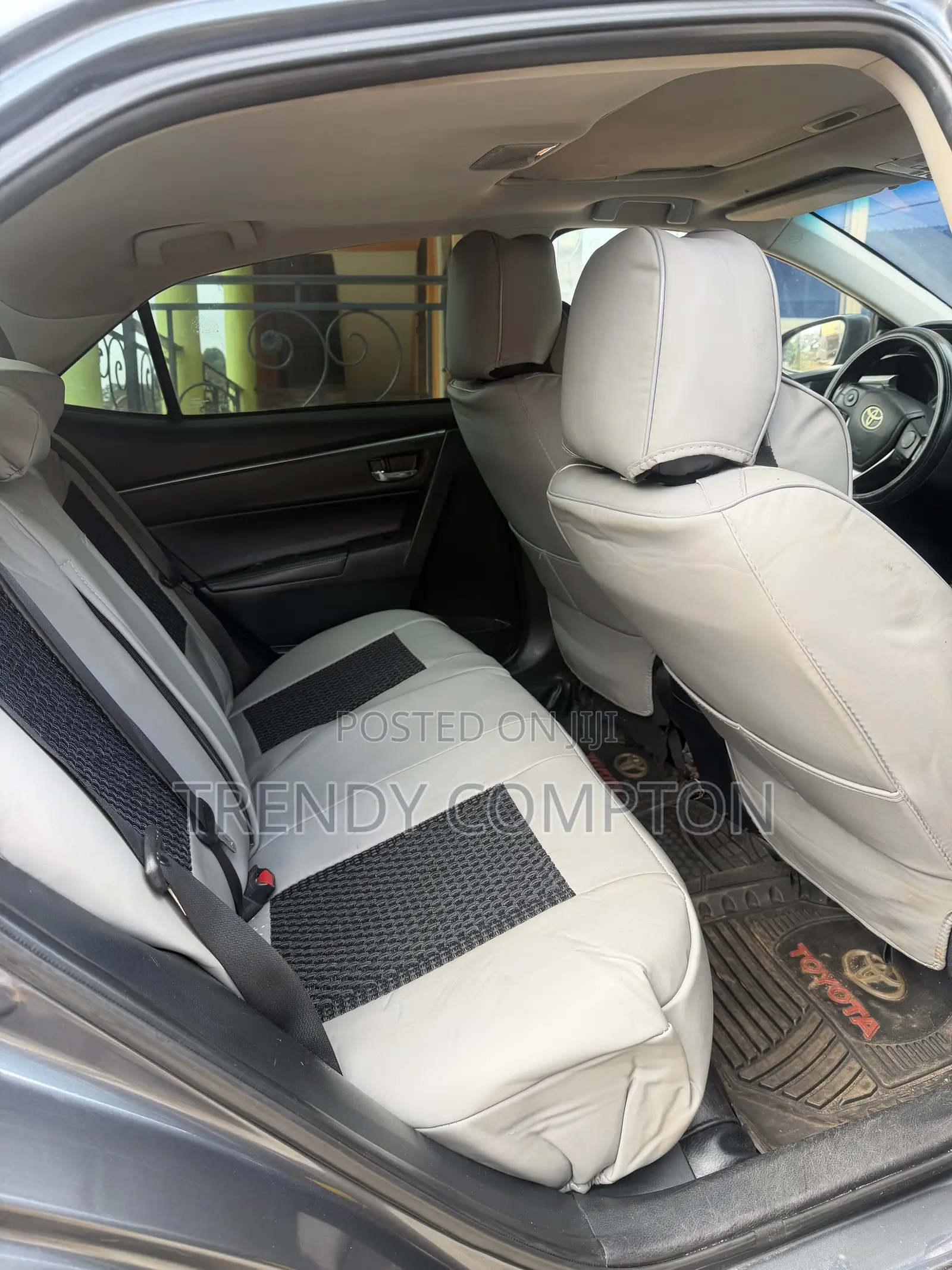 Toyota Corolla LE 4dr Sedan (1.8L 4cyl CVT) 2014 Gray