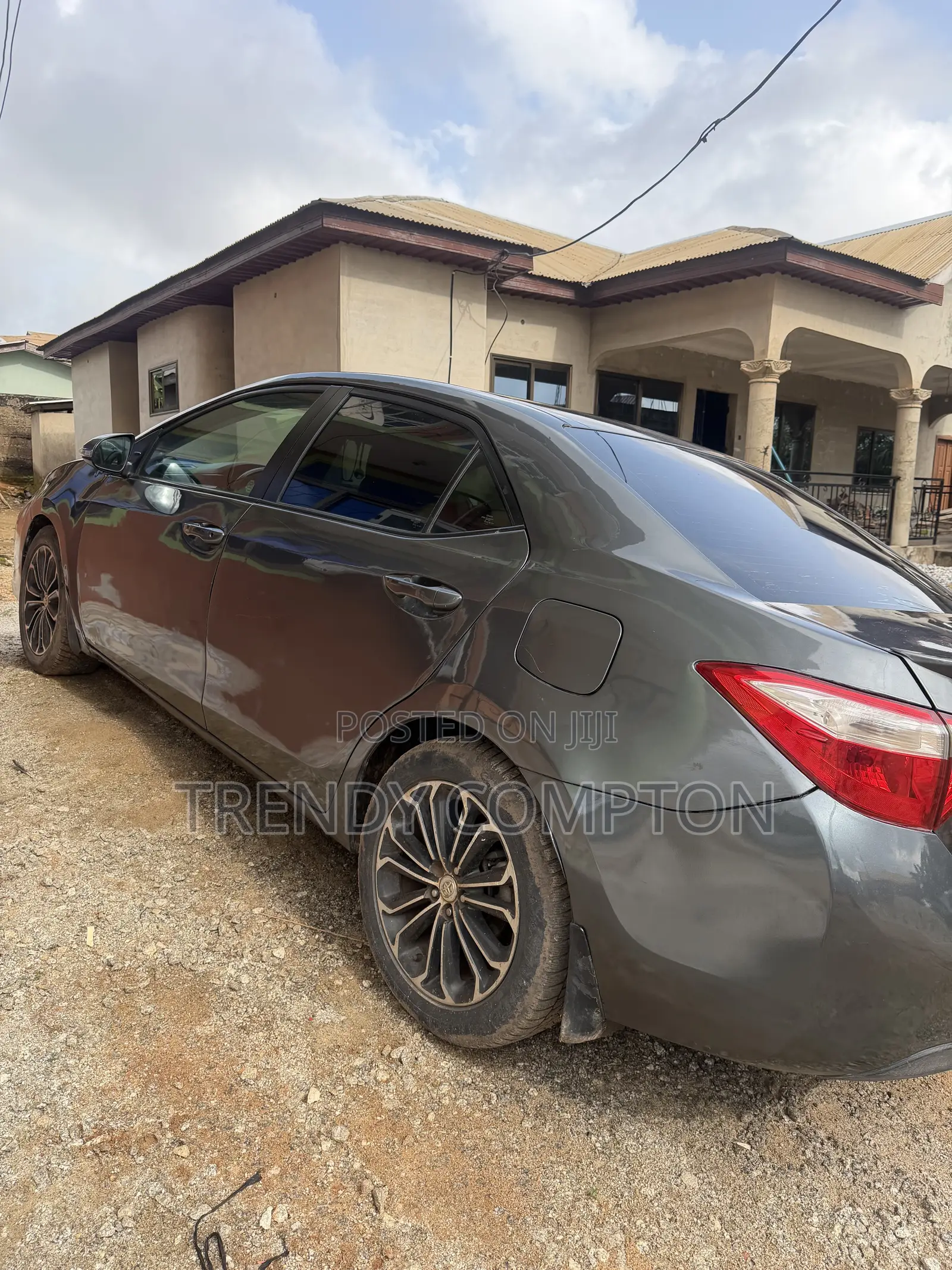 Toyota Corolla LE 4dr Sedan (1.8L 4cyl CVT) 2014 Gray