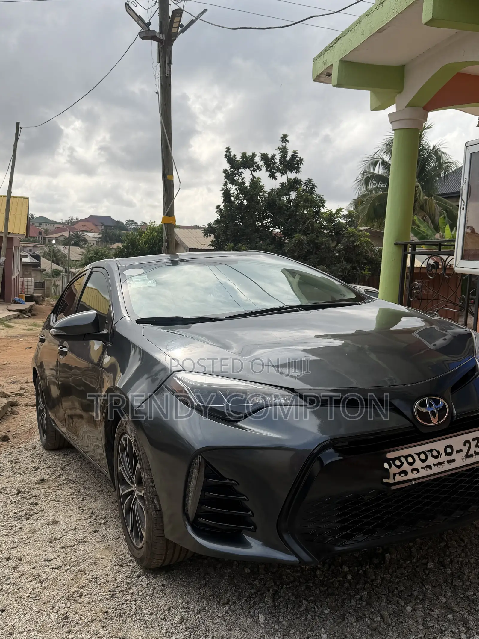 Toyota Corolla LE 4dr Sedan (1.8L 4cyl CVT) 2014 Gray