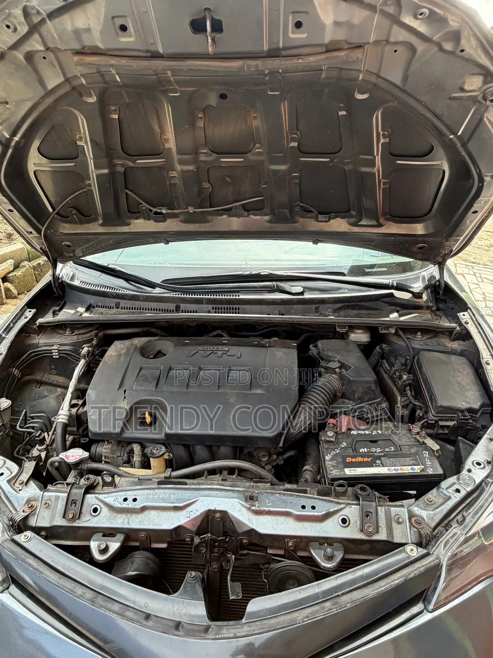 Toyota Corolla LE 4dr Sedan (1.8L 4cyl CVT) 2014 Gray