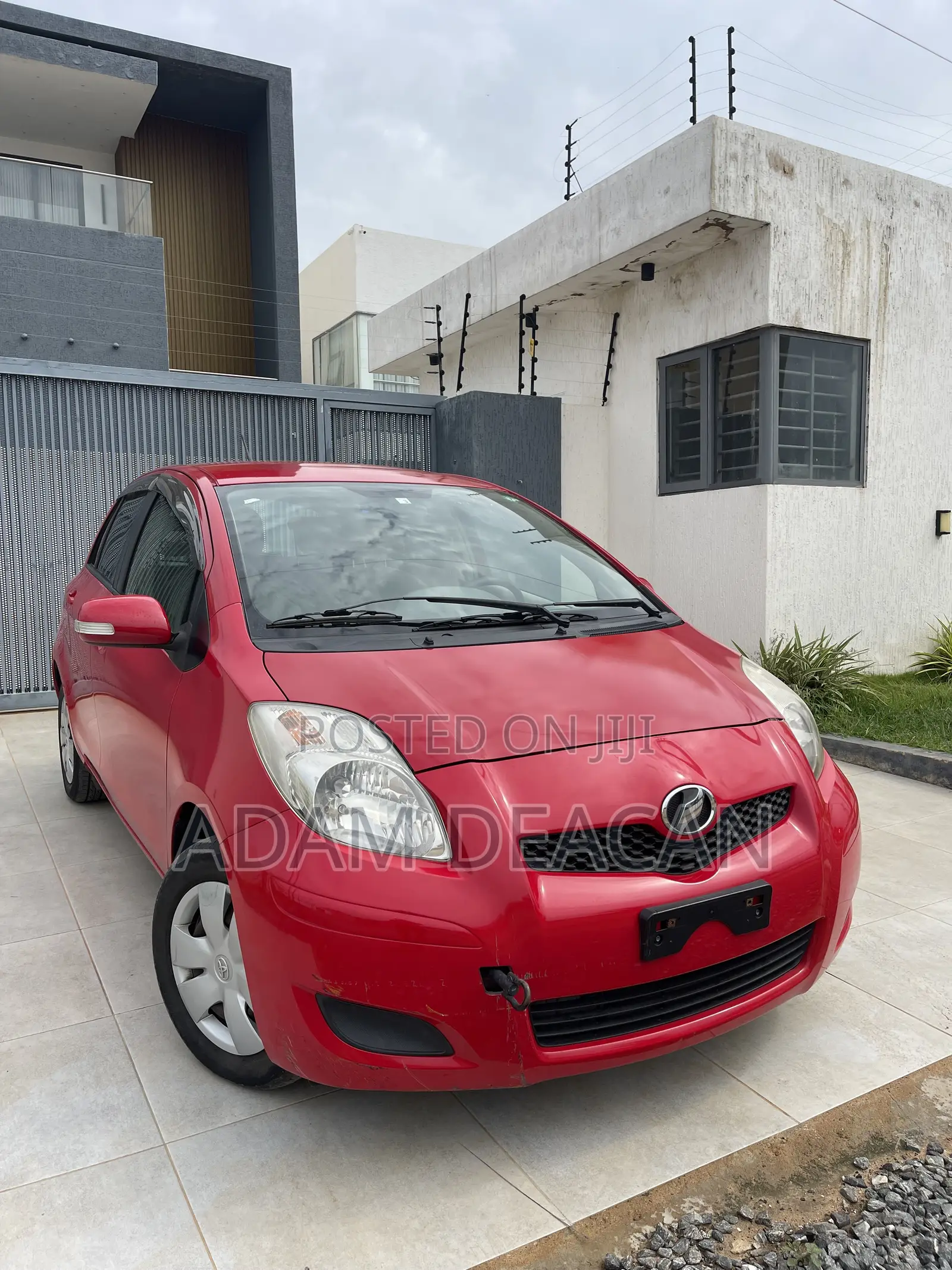 Toyota Vitz 2010 Red