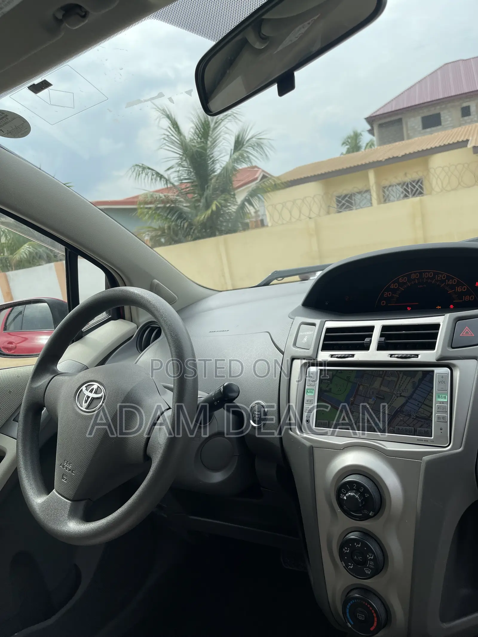 Toyota Vitz 2010 Red