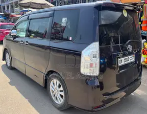 Toyota Voxy X 2WD 8-Seater 2012 Black