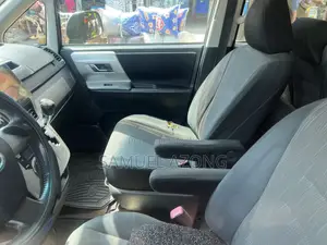 Toyota Voxy X 2WD 8-Seater 2012 Black