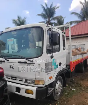 Hyundai 5 Ton Truck 2005 – 6.0L Diesel