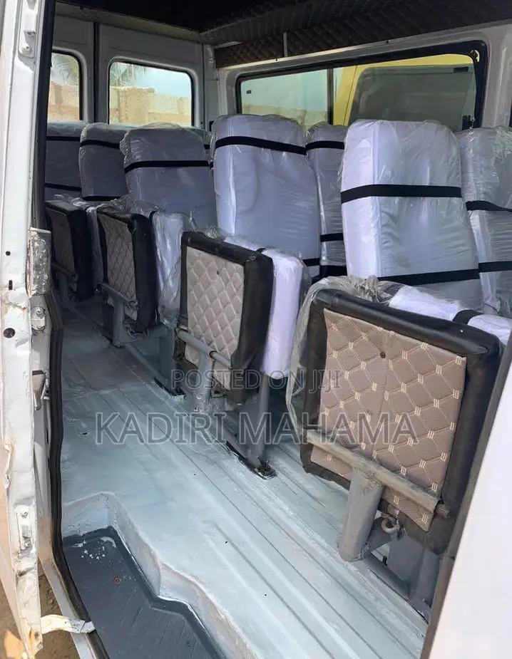 Mercedes-Benz Sprinter 2005 White