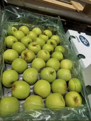 Fresh Red and Green Apples (Granny Smith)