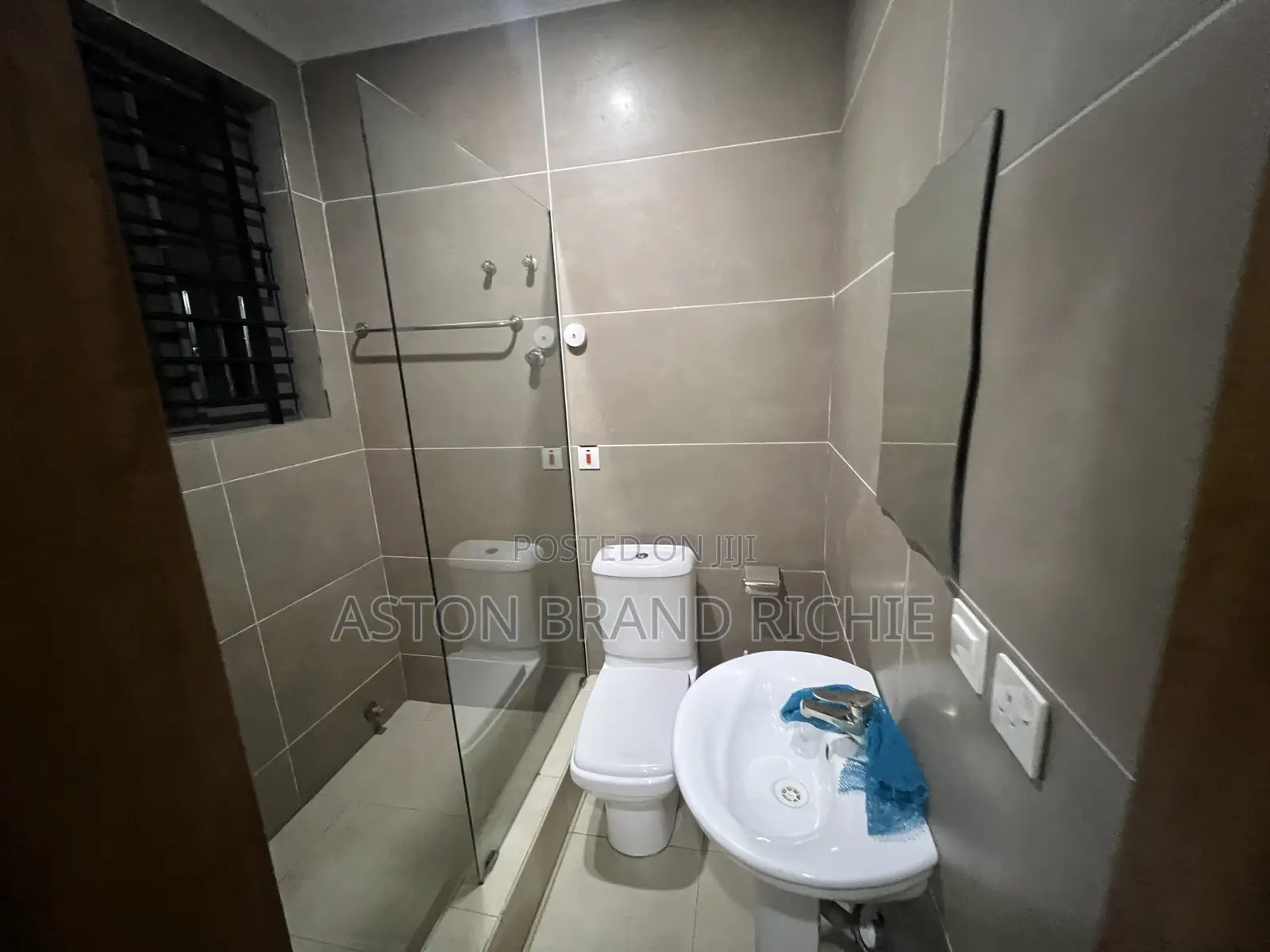 3bdrm Apartment in Aston Brand Richie, Parakuo Estate for rent