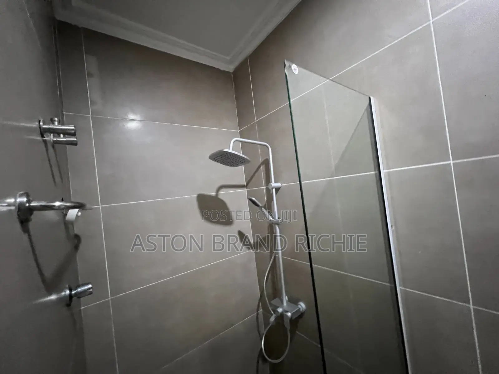 3bdrm Apartment in Aston Brand Richie, Parakuo Estate for rent