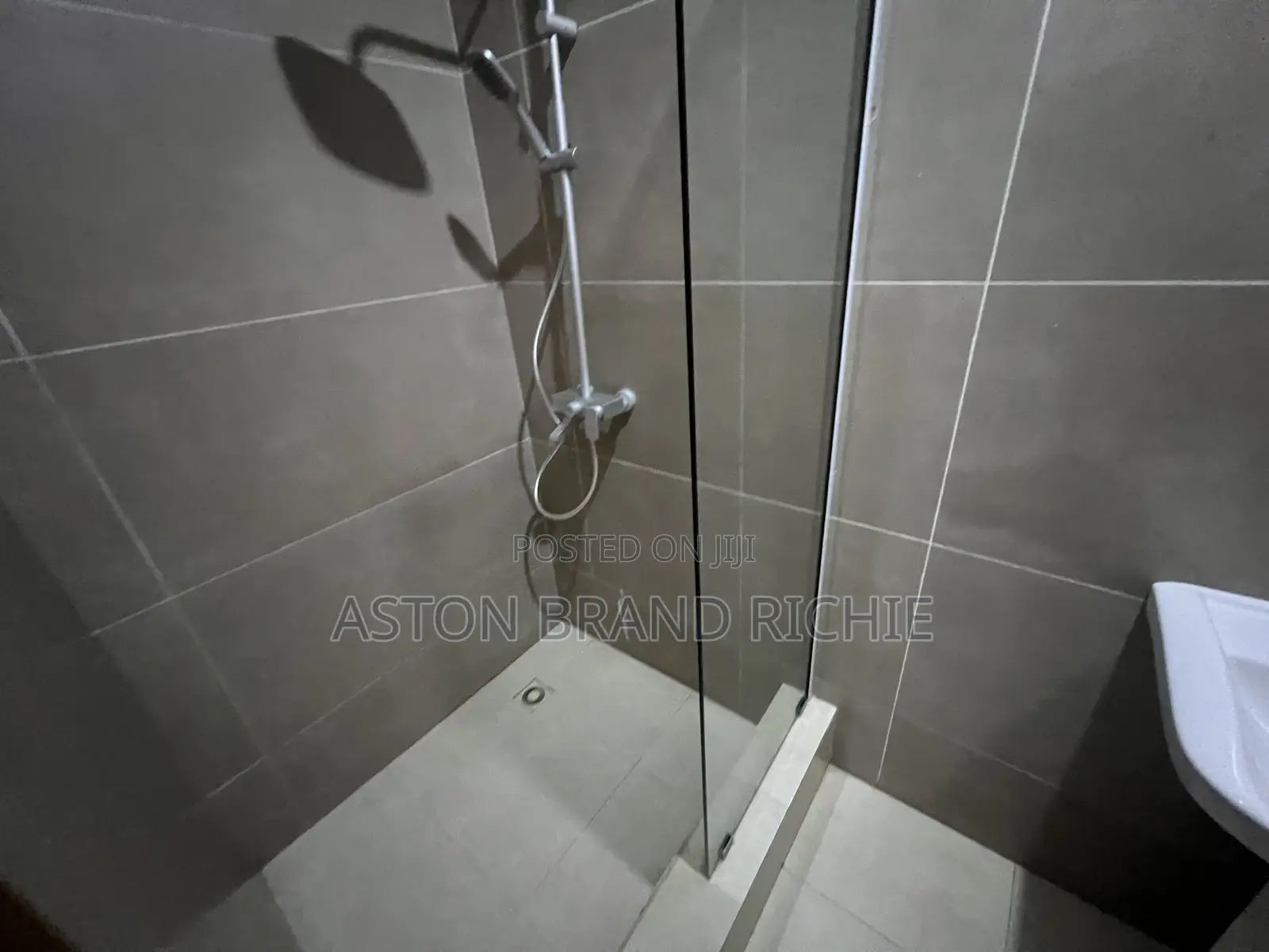 3bdrm Apartment in Aston Brand Richie, Parakuo Estate for rent