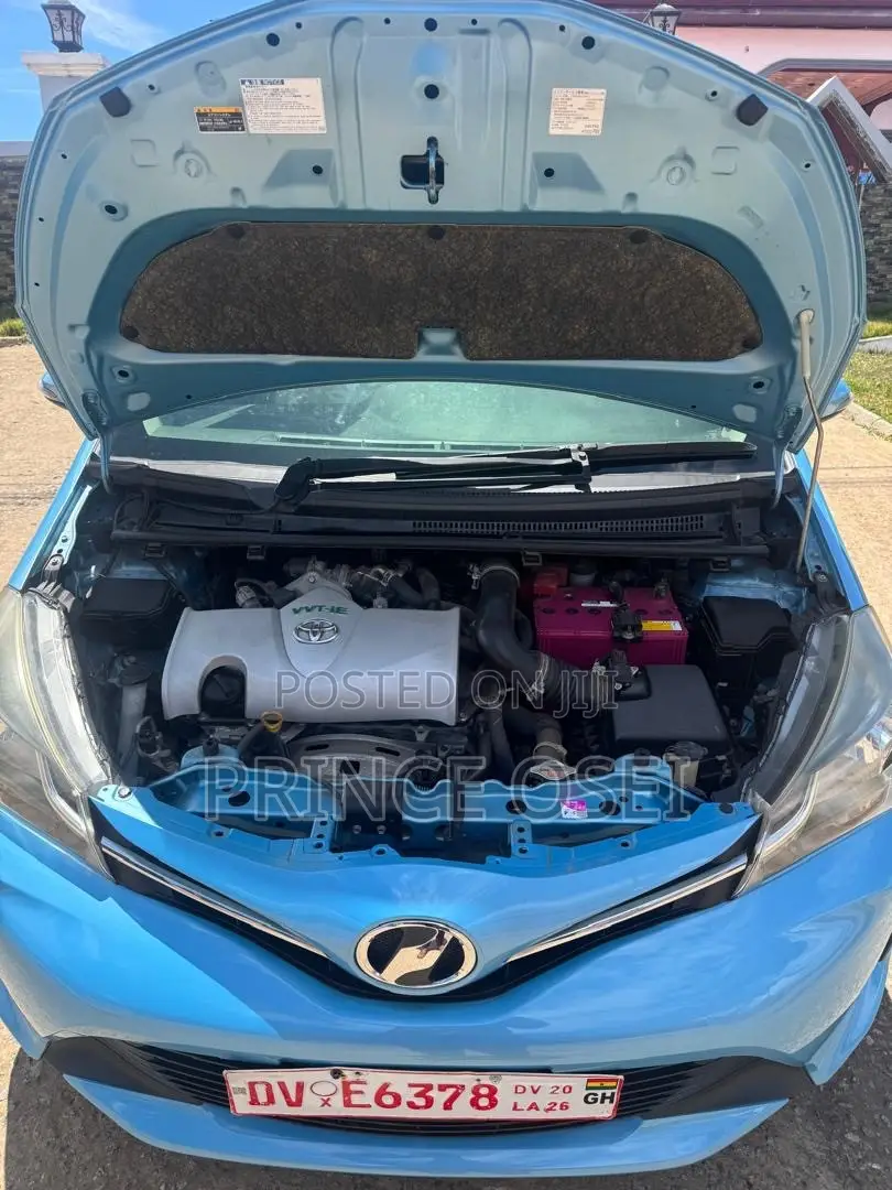 Toyota Vitz 1.3 FWD 5dr 2015 Blue