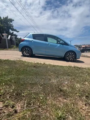 Toyota Vitz 1.3 FWD 5dr 2015 Blue