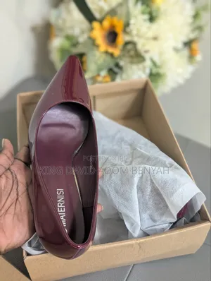 Maiernisi Burgundy Leather Pumps