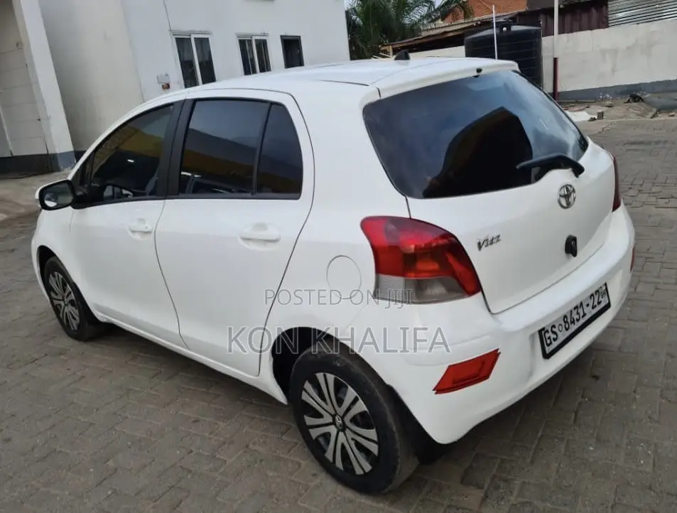 Toyota Vitz 1.5 FWD 3dr 2009 White