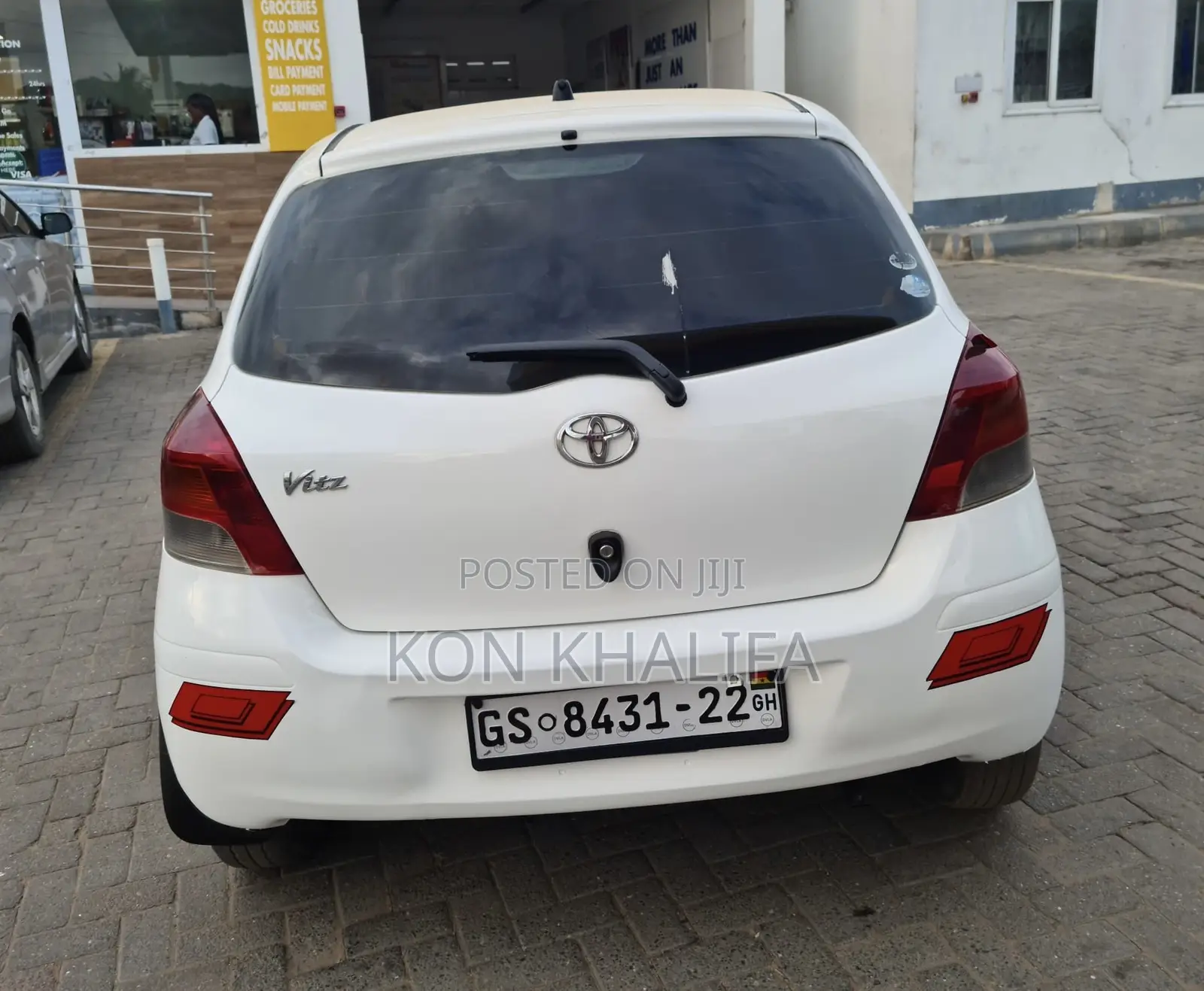 Toyota Vitz 1.5 FWD 3dr 2009 White