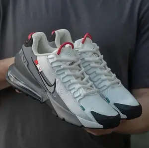 Nike Air Max Pulse Roam