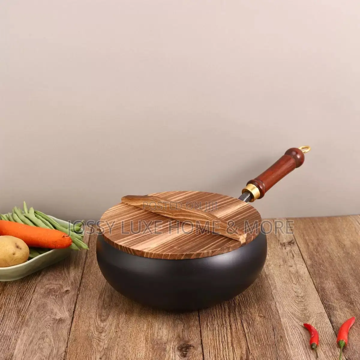 Belly Pot With Wooden Lid 28cm