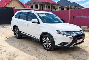 Mitsubishi Outlander SEL AWC 2019 White