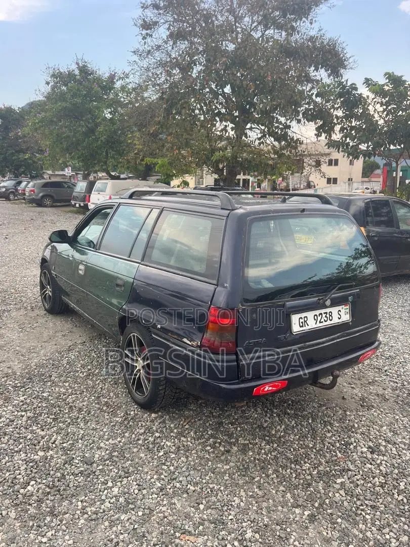 Opel Astra 1.4 2000 Black