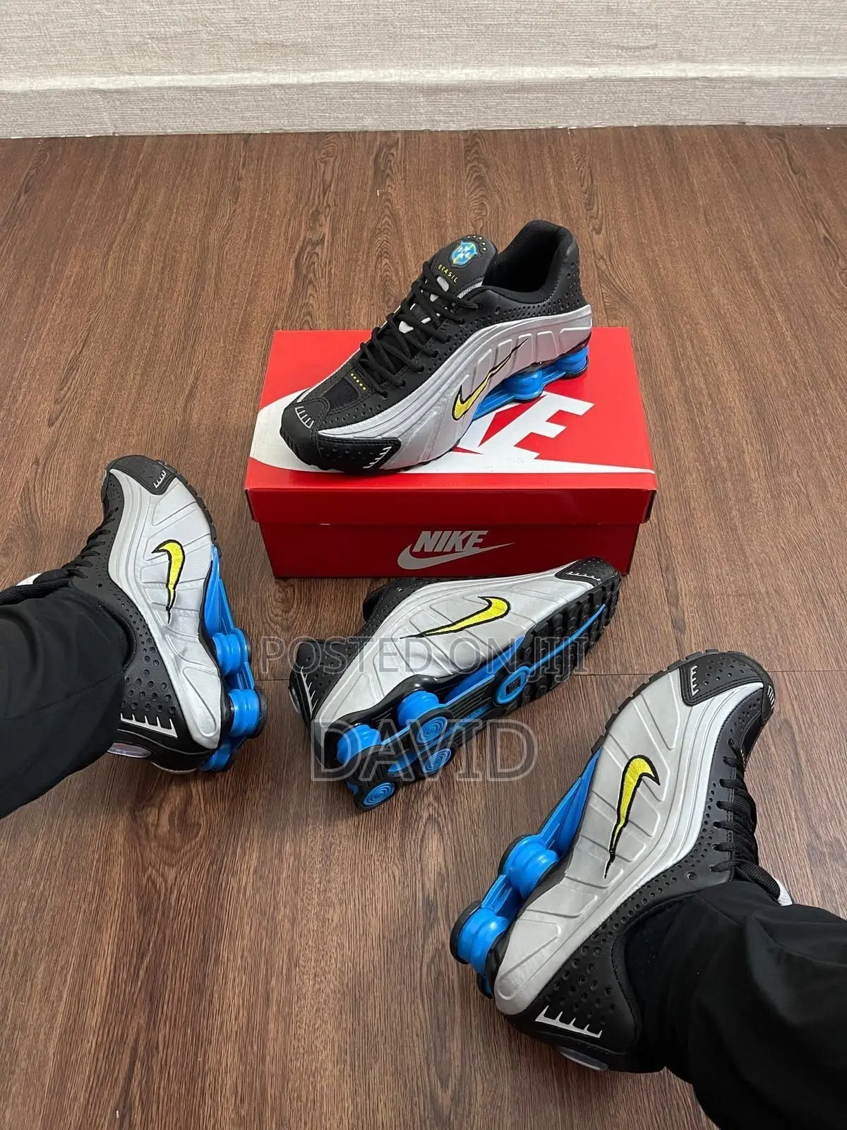 Nike Shox R4
