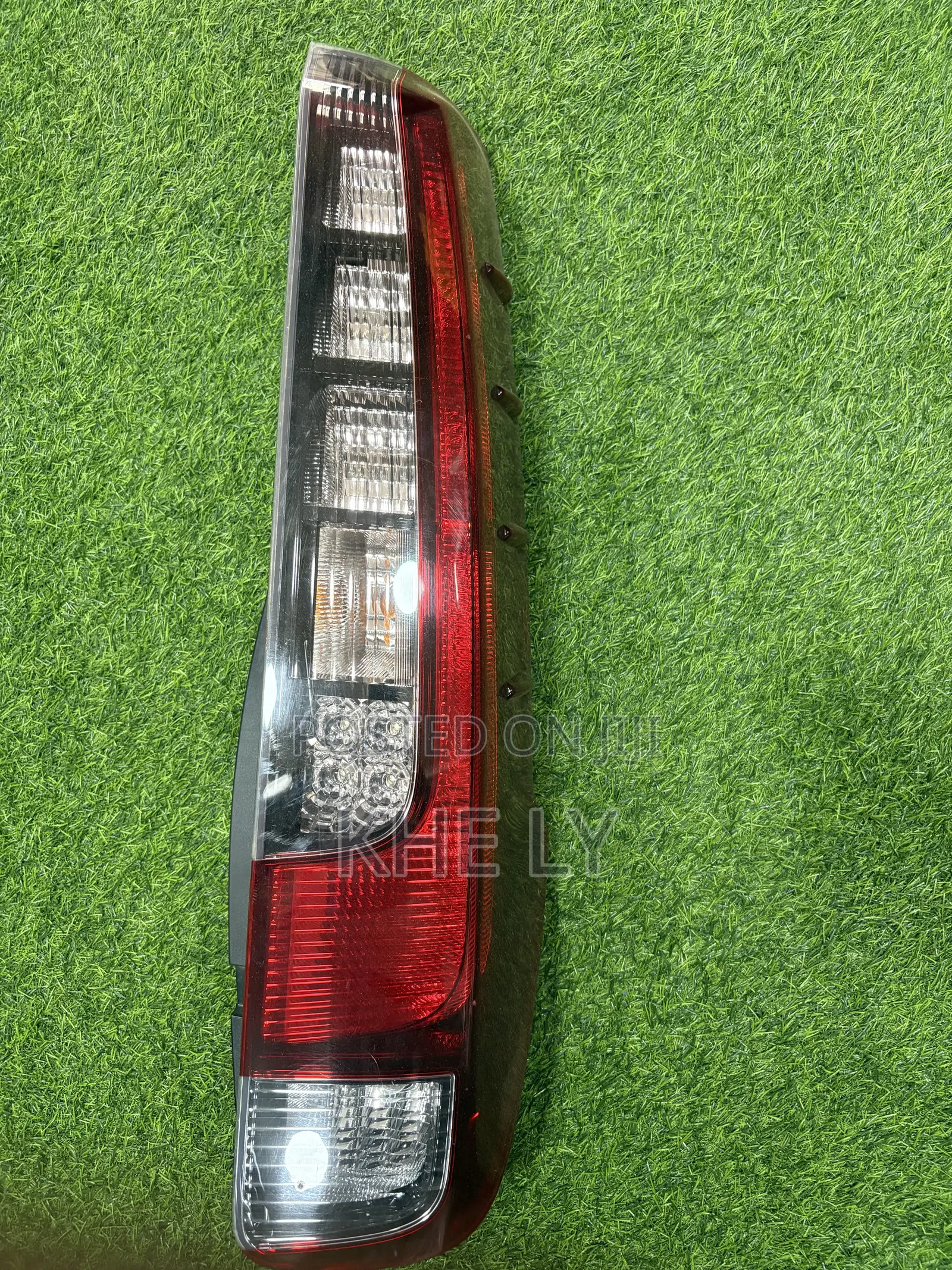 Noah 2014 Tail Light