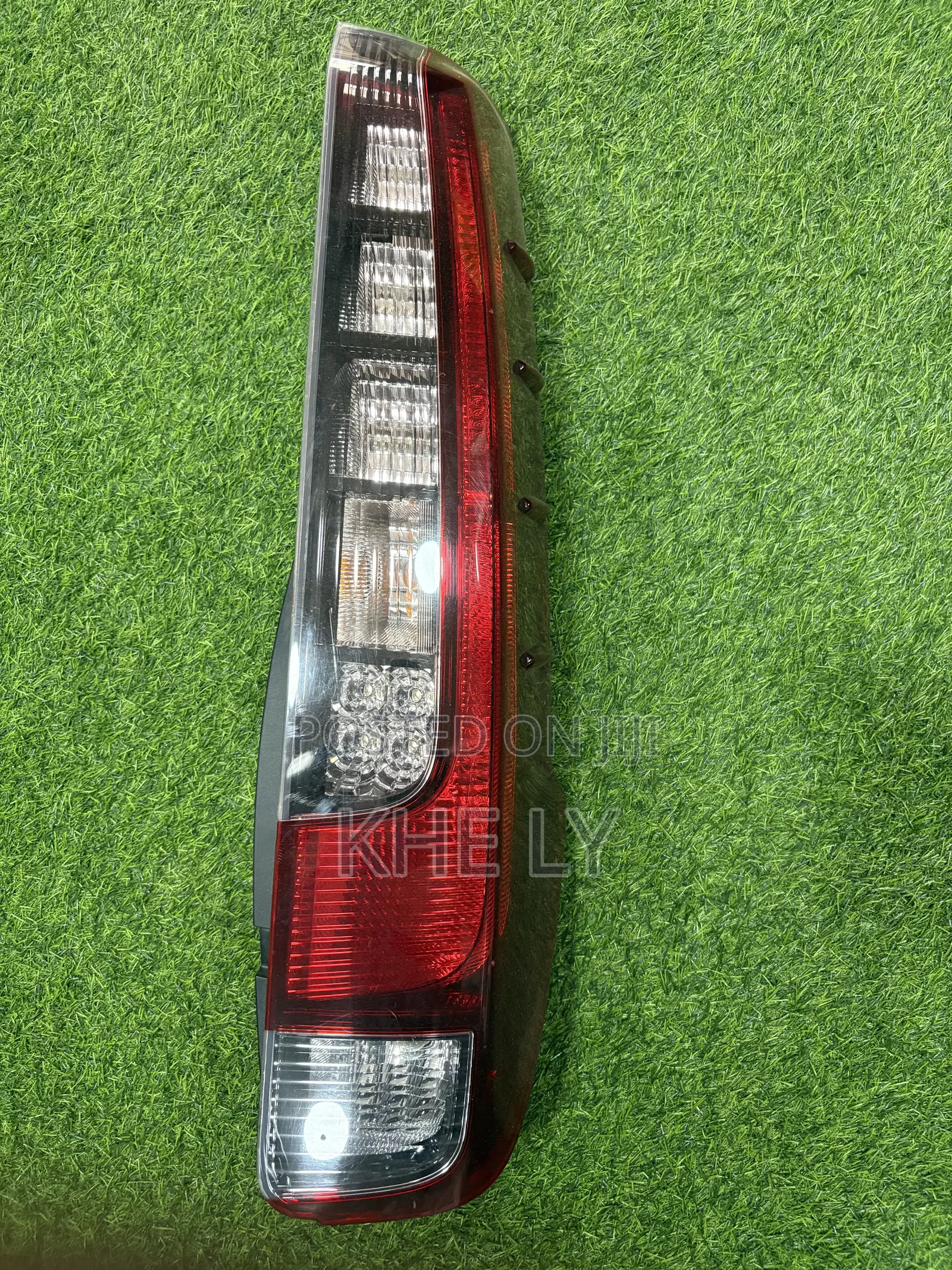 Noah 2014 Tail Light
