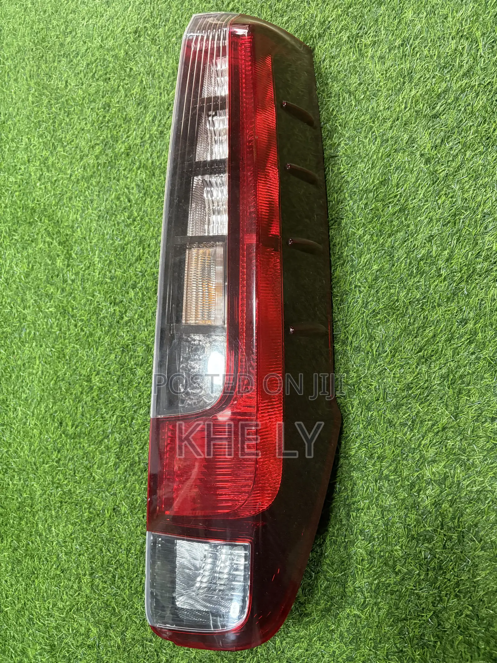 Noah 2014 Tail Light