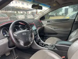 Hyundai Sonata Limited 2.0T Sedan (2.0L 4cyl 6A) 2011 Blue