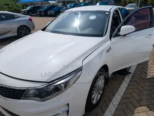 Kia K5 2017 White