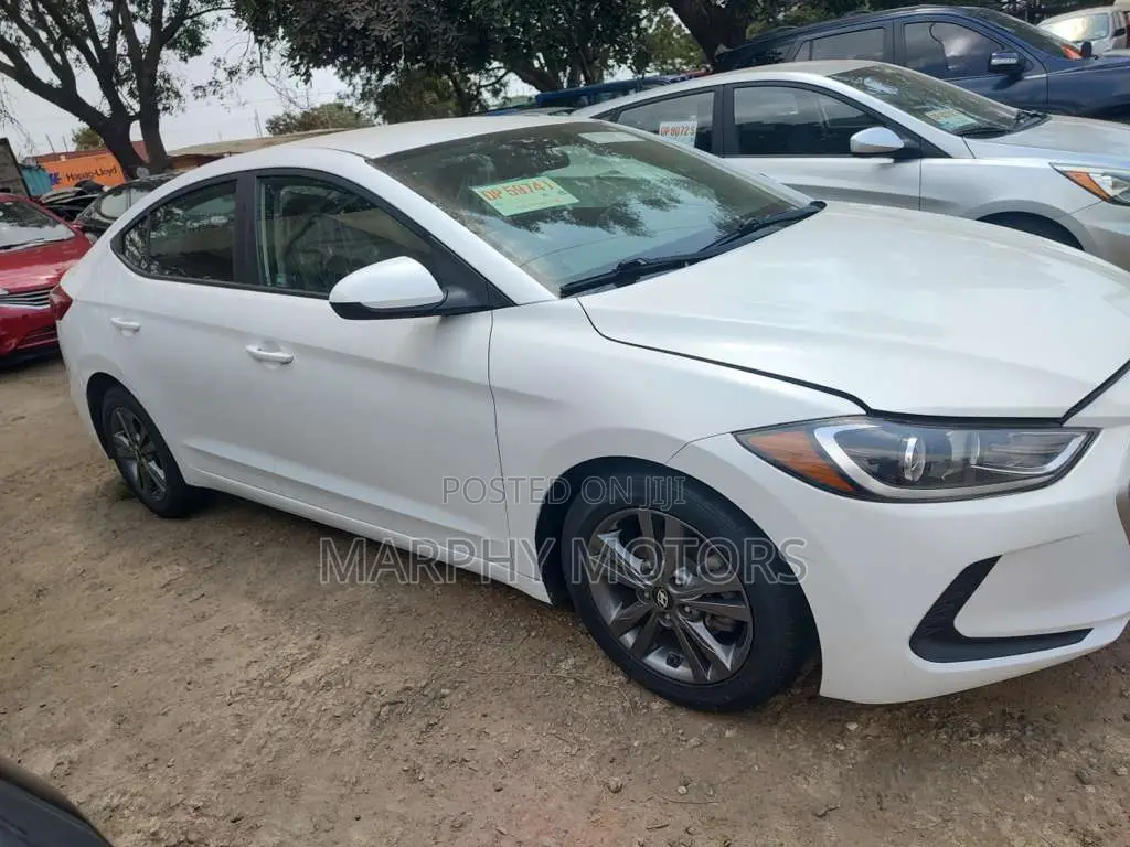 Hyundai Elantra 2017 White