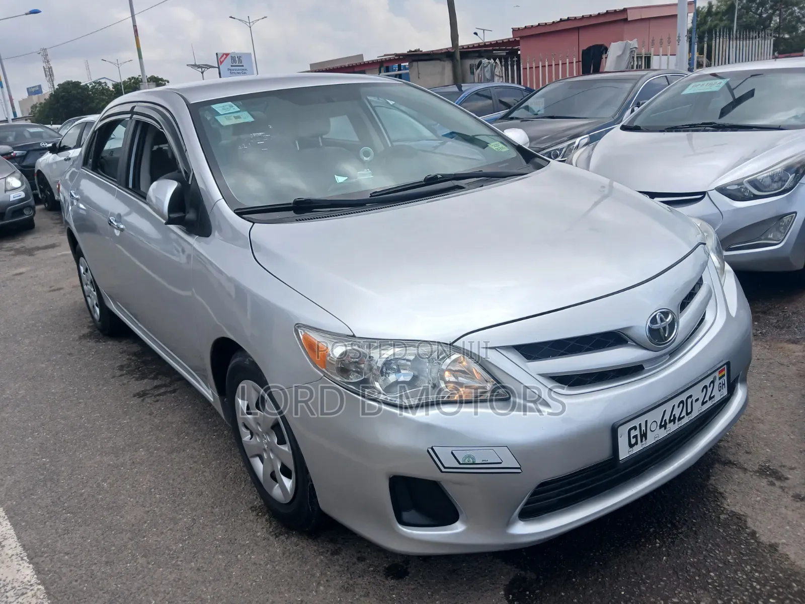 Toyota Corolla LE 4dr Sedan (1.8L 4cyl 4A) 2013 Silver
