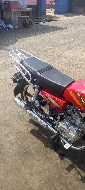 Royal RY125 2025 Red
