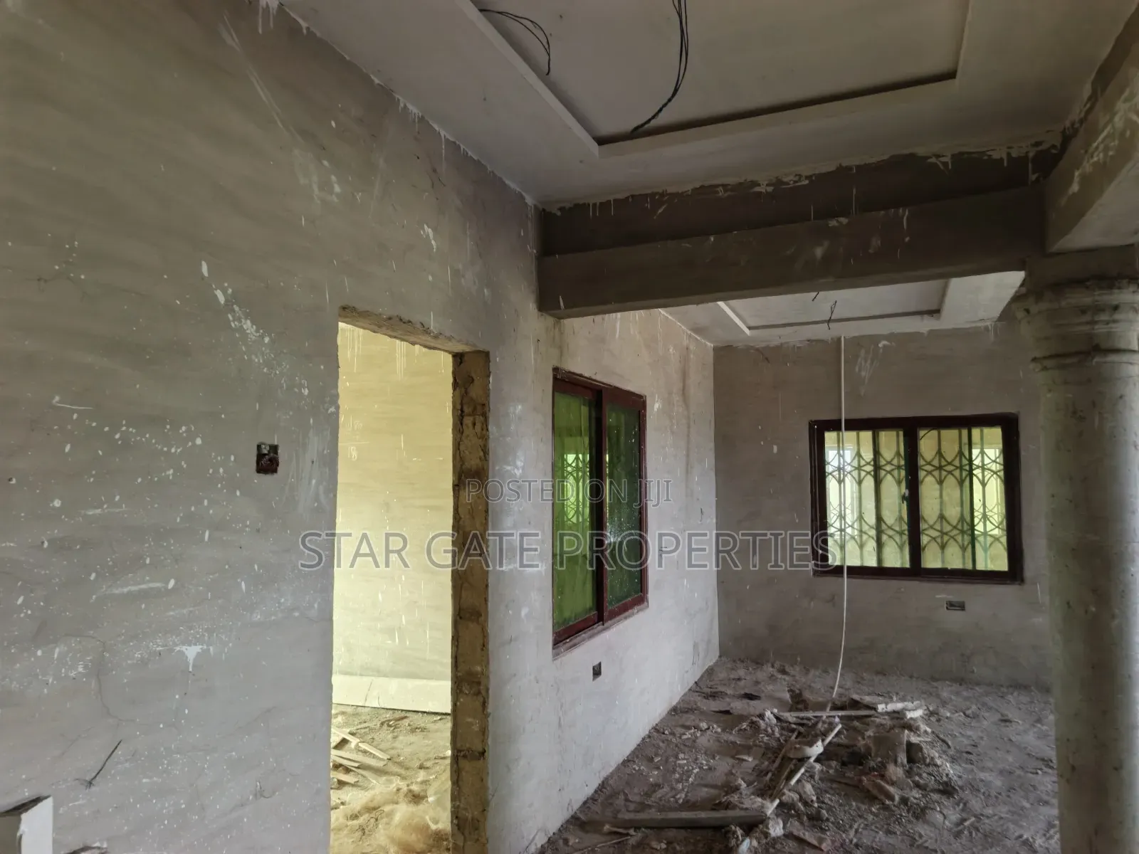 8bdrm House in Kumasi Metropolitan for sale