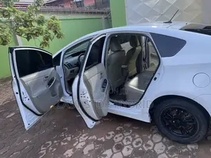 Toyota Prius 2010 White