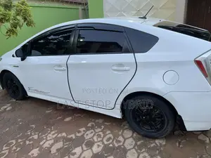 Toyota Prius 2010 White