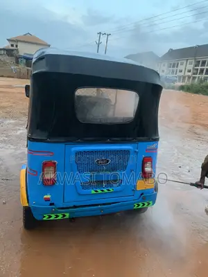 Bajaj RE 2025 Blue