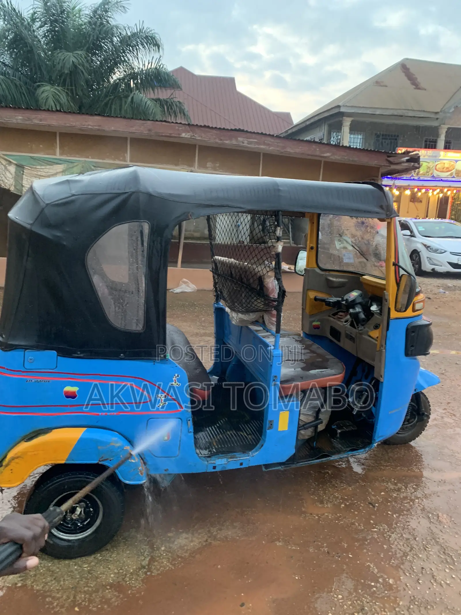 Bajaj RE 2025 Blue
