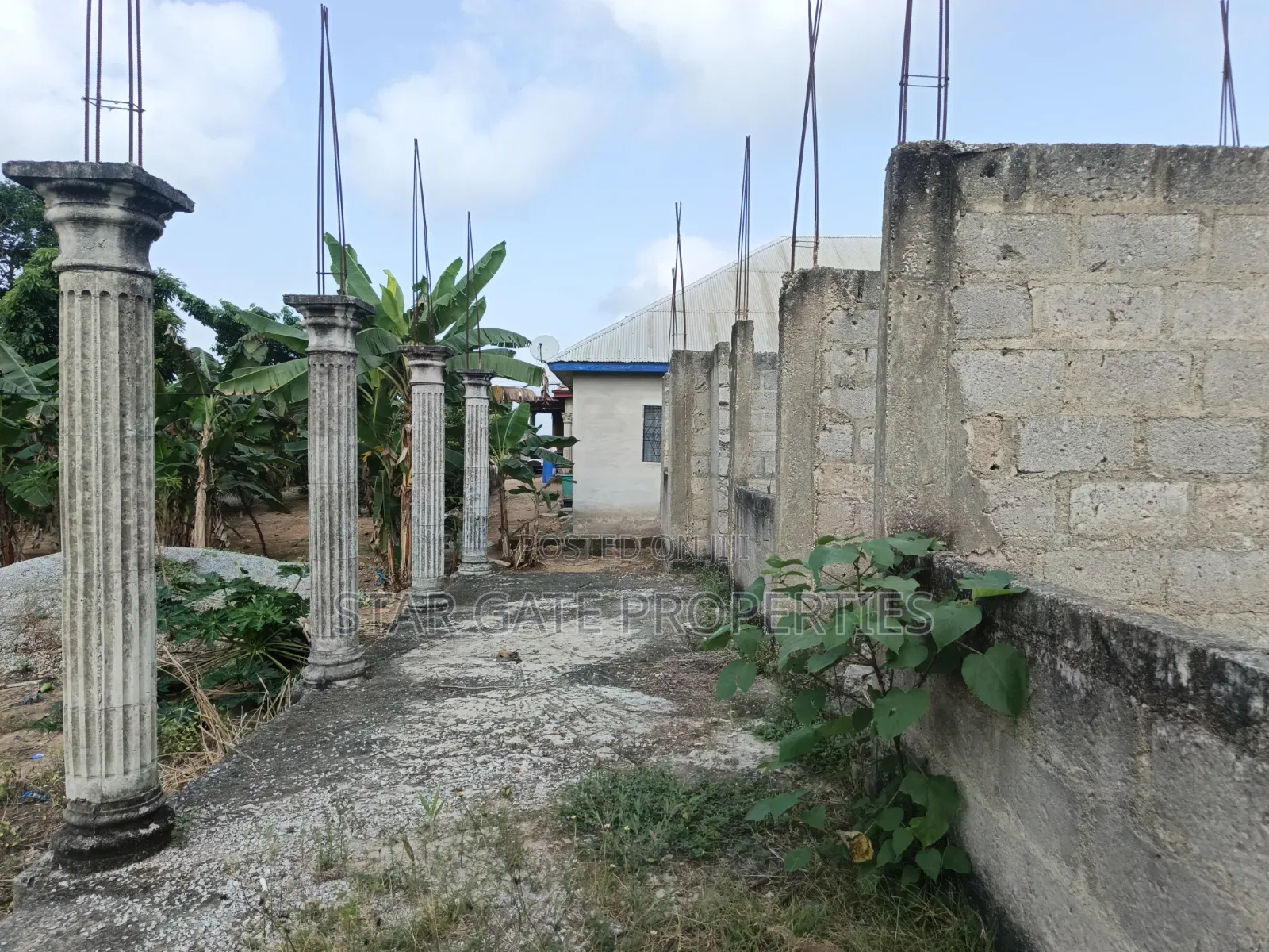 8bdrm Apartment in Kumasi Metropolitan for sale