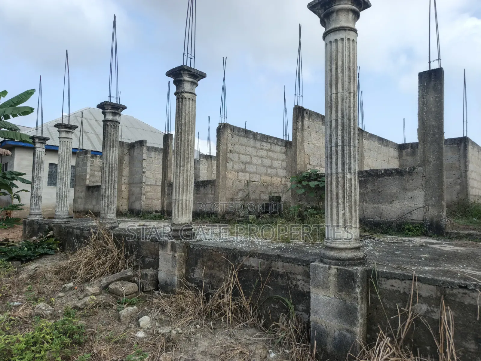 8bdrm Apartment in Kumasi Metropolitan for sale