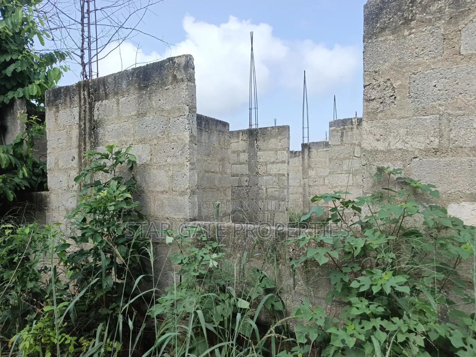 8bdrm Apartment in Kumasi Metropolitan for sale