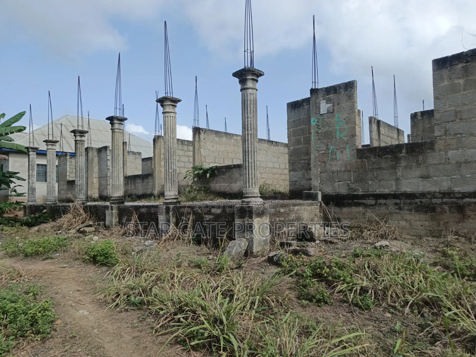 8bdrm Apartment in Kumasi Metropolitan for sale