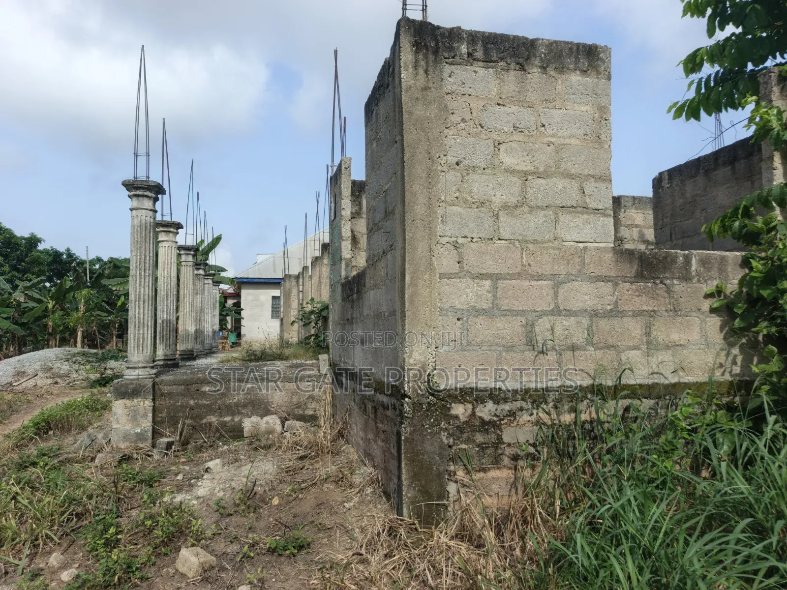 8bdrm Apartment in Kumasi Metropolitan for sale