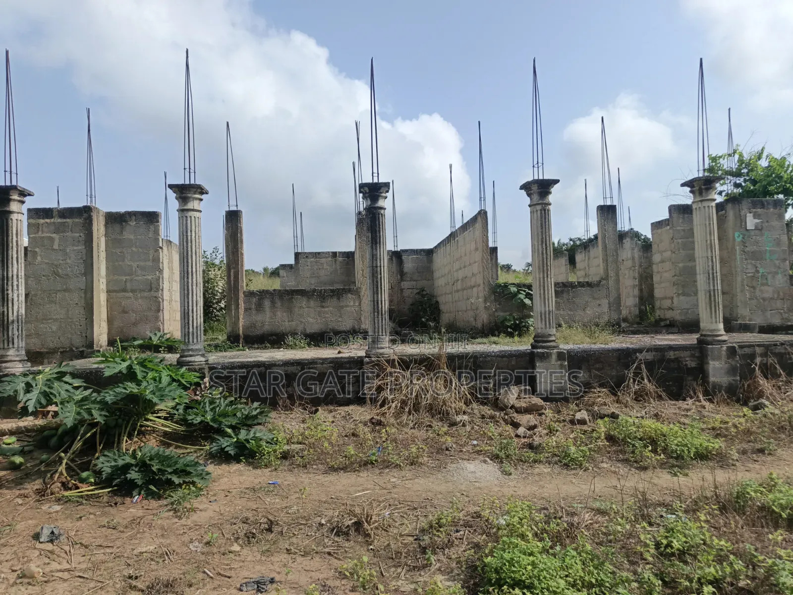 8bdrm Apartment in Kumasi Metropolitan for sale