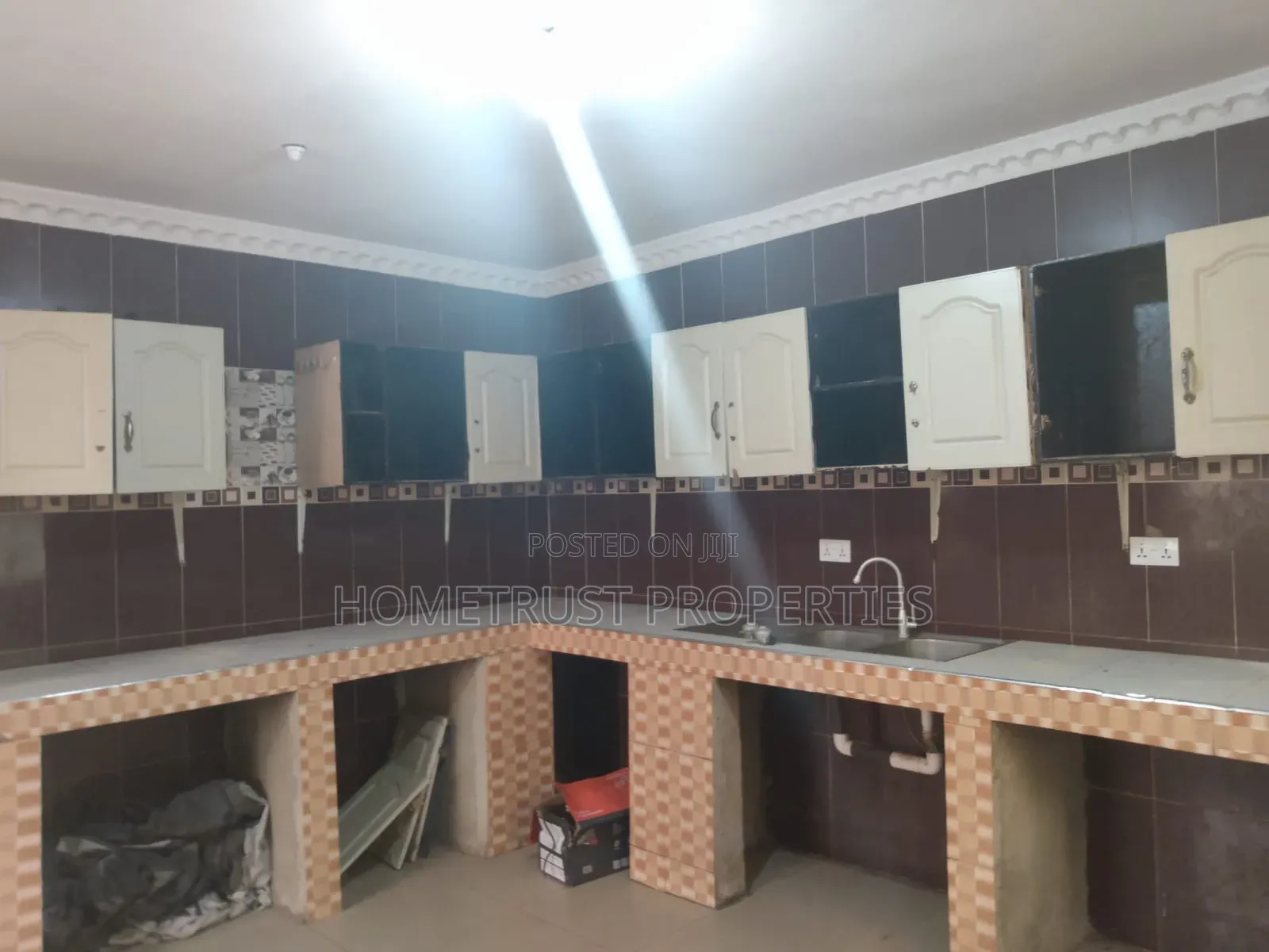 4bdrm Duplex in Kwabenya Aboum for sale