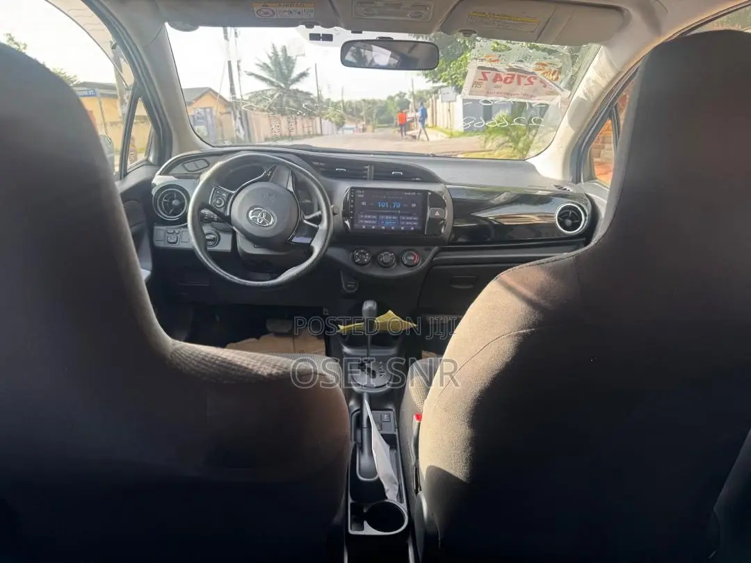 Toyota Vitz 2017 White