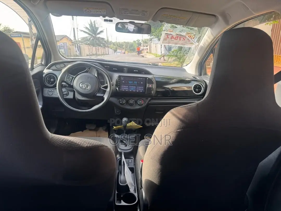 Toyota Vitz 2017 White