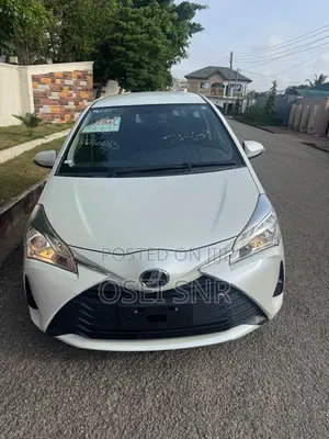 Toyota Vitz 2017 White